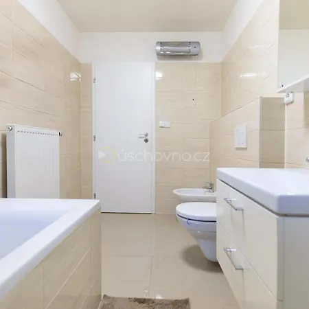 Airport Luxury & Apartmán