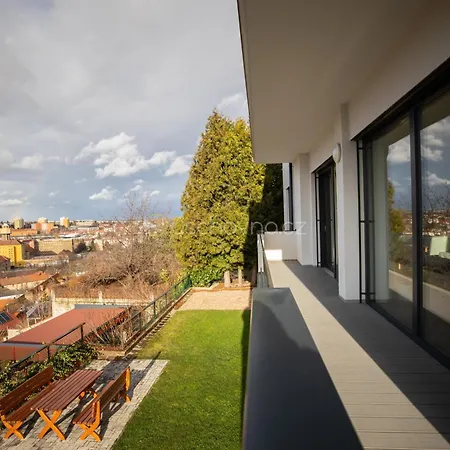 Airport Luxury & 프라하