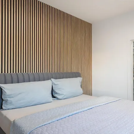 Airport Luxury & 아파트