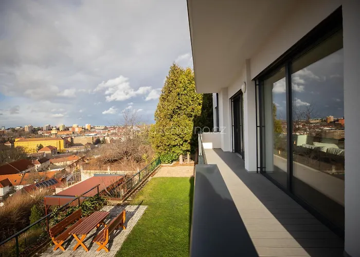 Airport Luxury & Prague