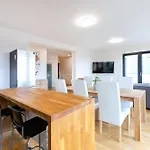 Appartement Airport Luxury & *