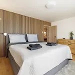 Airport Luxury & Appartement